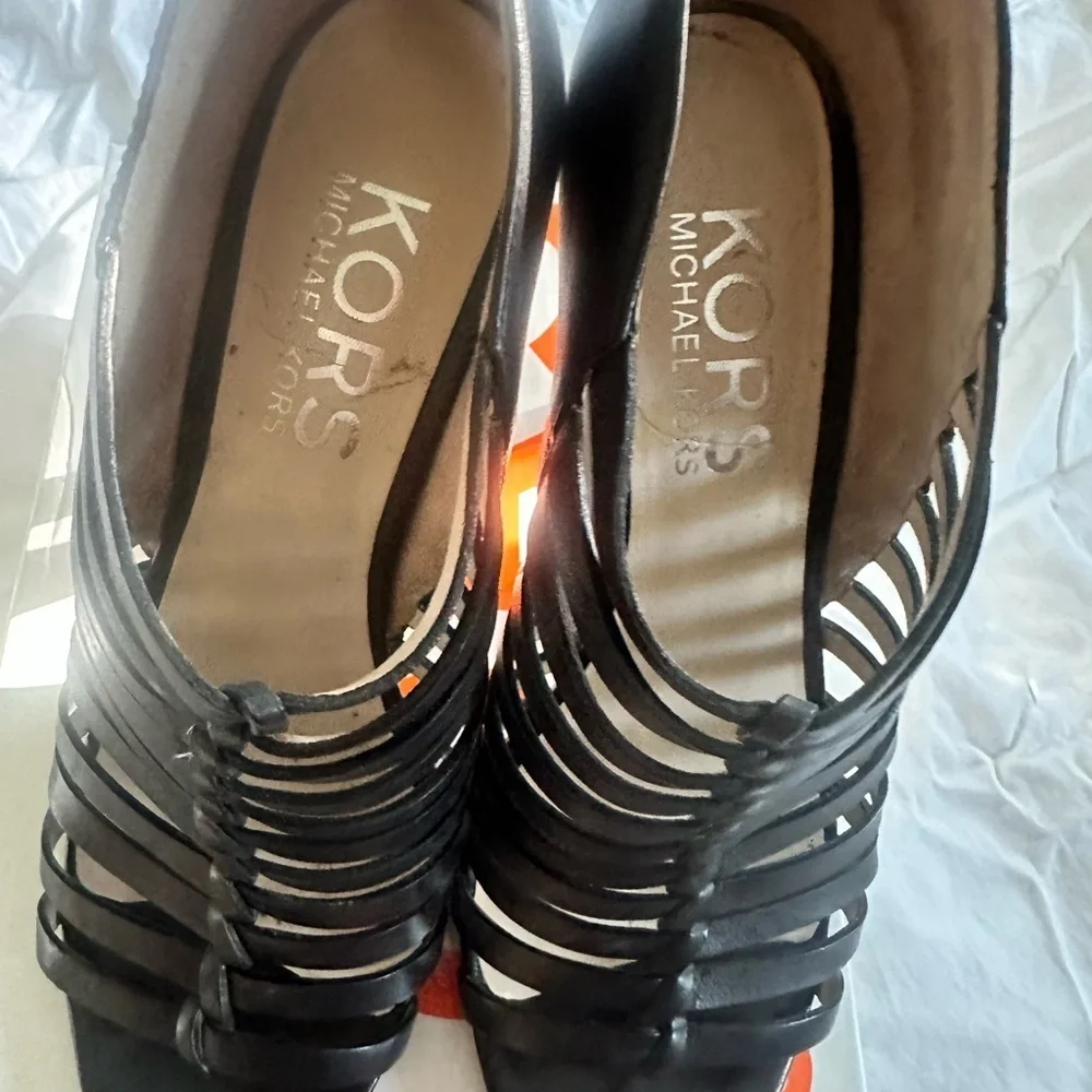 Michael Kors Black Stiletto Heels Elegant‎ Design